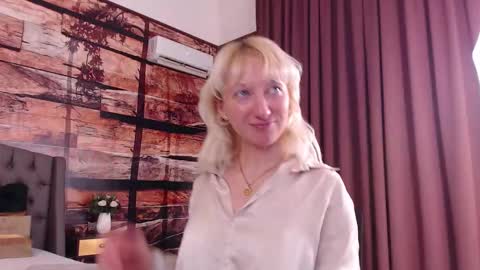 Natalie online show from February 2, 9:38 am