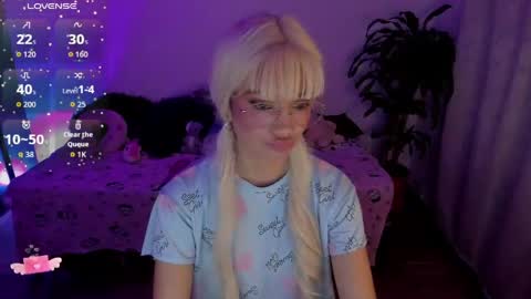 MissNatis online show from April 8, 2:14 am