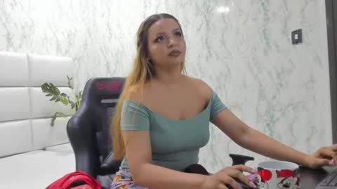 Nataly Blondde  online show from November 25, 4:33 am