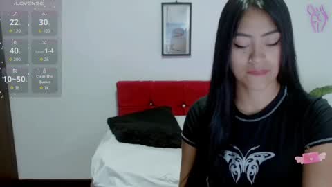 Nataly Escobar online show from November 19, 1:10 pm