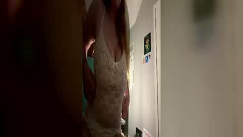 natashophiax online show from June 11, 5:00 pm