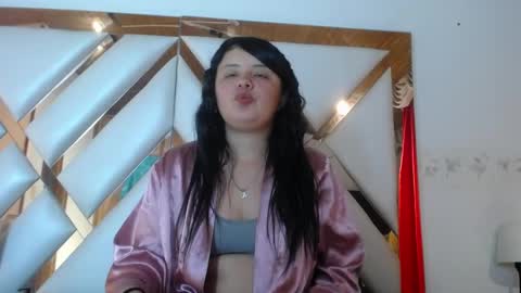 nathaly low online show from May 12, 4:05 pm