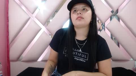 nathaly low online show from December 20, 3:35 am