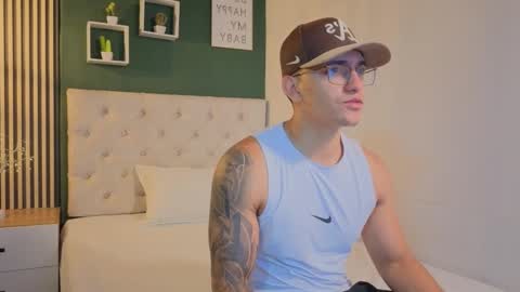 nathan_gross online show from September 23, 3:33 am