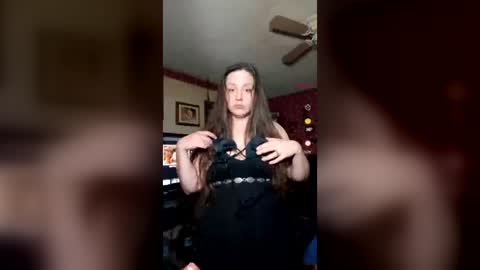 Noemii Knightz online show from July 4, 1:10 am