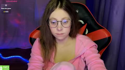 natural_babe666 online show from May 25, 9:21 pm