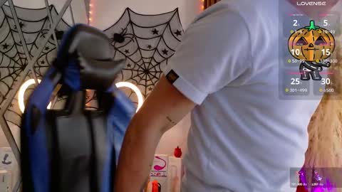 Christopher  Chris online show from October 6, 6:15 pm