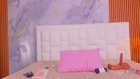 SASHA  online show from December 14, 7:31 pm