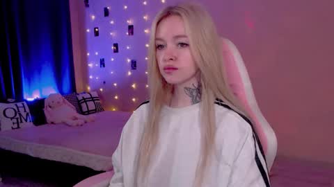 Mable online show from May 26, 1:55 am