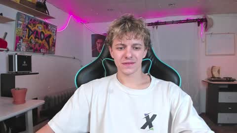 Snapshot of naughty_nik43 chatting on January 16, 3:02 pm Nik online show from January 16, 3:02 pm