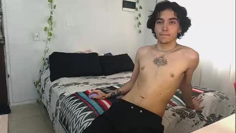 naughty_thompson1 online show from February 13, 6:33 pm