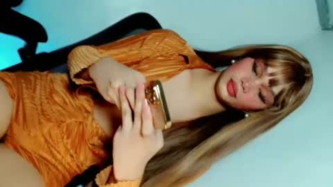 bella online show from January 22, 9:24 am