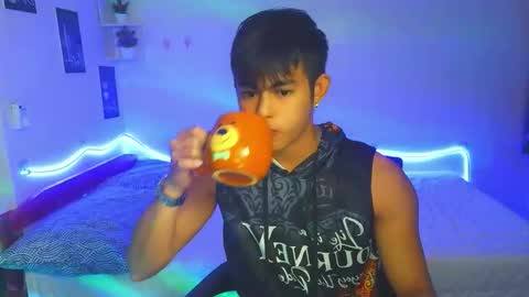 Loue online show from September 25, 1:40 pm