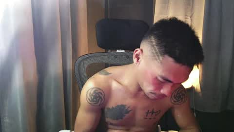 naughtyfuck_boy online show from August 3, 11:16 am
