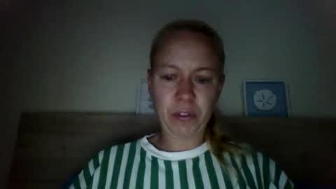 naughtyjennyblondeuk online show from April 17, 6:32 pm