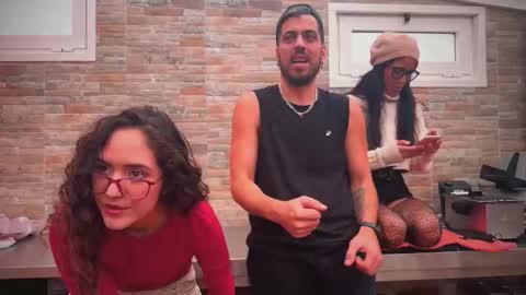 ANDREA STEPH  MIKE online show from November 28, 10:44 am