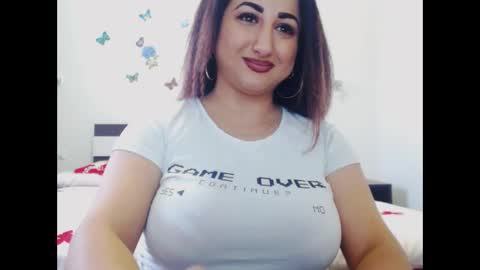 Snapshot of naughtymaya4you chatting on October 6, 11:17 am naughtymaya4you online show from October 6, 11:17 am