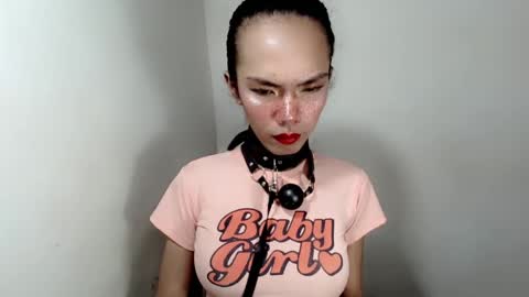 naughtypetiteangel online show from November 17, 11:51 pm