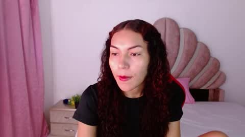 naya_fox1 online show from February 3, 6:34 pm