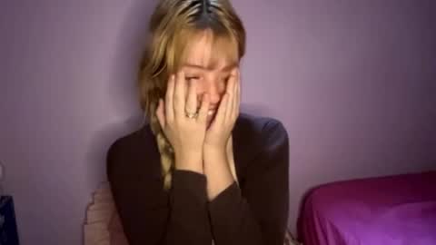 Emma online show from March 3, 12:01 pm