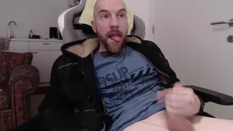 needyoujust online show from February 22, 2:17 am