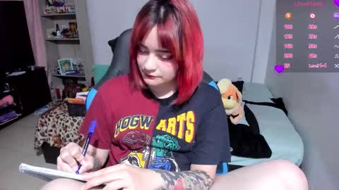 Snapshot of neeko_lol_ chatting on October 16, 6:29 pm Geek Nicole im Neeko UwU online show from October 16, 6:29 pm