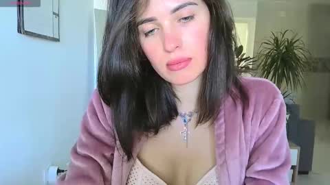 Neferutt online show from February 23, 2:19 pm