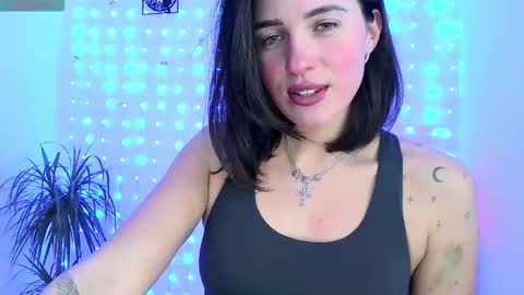 Neferutt online show from December 2, 5:00 pm