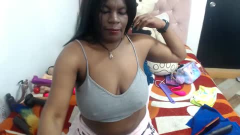 Snapshot of negrabig_38 chatting on October 3, 5:27 am negrabig 38 online show from October 3, 5:27 am
