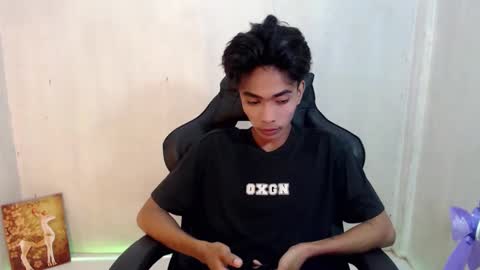 neil_asian69 online show from February 16, 12:36 pm