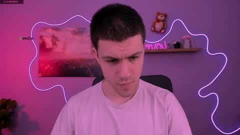 neo_raze_ online show from March 29, 6:53 pm