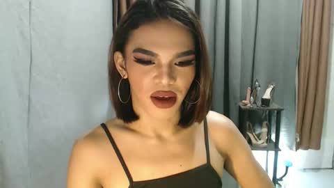 neomi online show from June 2, 6:21 pm