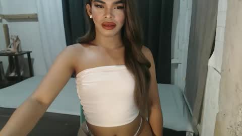 neomi online show from October 12, 9:57 am