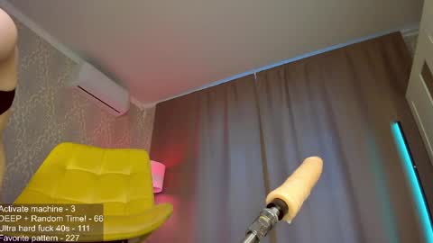 Lina Liza Emily and Grace online show from June 3, 2:33 pm