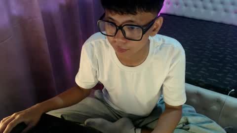 Ethan online show from July 6, 11:50 pm