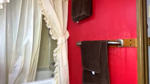 neversaynevrrr online show from November 30, 6:26 pm