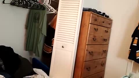 Snapshot of neverseentthatb4 chatting on October 18, 1:37 pm Matt online show from October 18, 1:37 pm