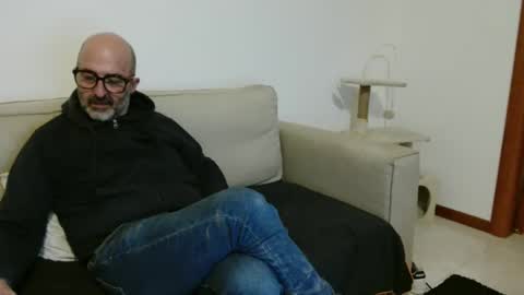 simi online show from December 16, 7:20 pm