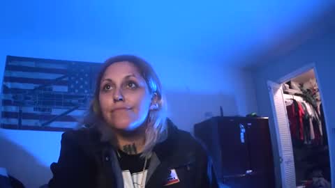 Snapshot of newcplredy420 chatting on February 25, 1:00 pm newcplredy420 online show from February 25, 1:00 pm