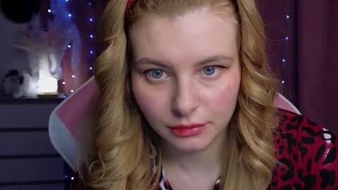 Snapshot of newdayo chatting on October 31, 6:47 am newdayo online show from October 31, 6:47 am