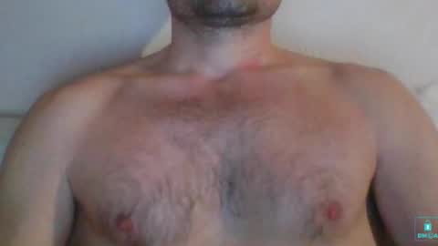 Snapshot of newtyguy90 chatting on February 27, 7:08 am newtyguy90 online show from February 27, 7:08 am