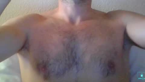 Snapshot of newtyguy90 chatting on December 30, 10:32 am newtyguy90 online show from December 30, 10:32 am