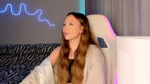 Mina online show from September 12, 1:13 pm