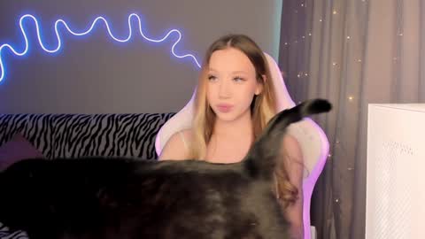 Mina online show from January 24, 10:32 am