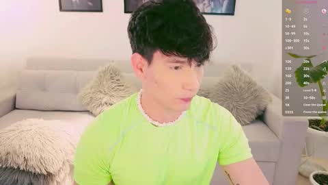 Snapshot of neythan__blaze chatting on October 5, 9:33 pm   online show from October 5, 9:33 pm