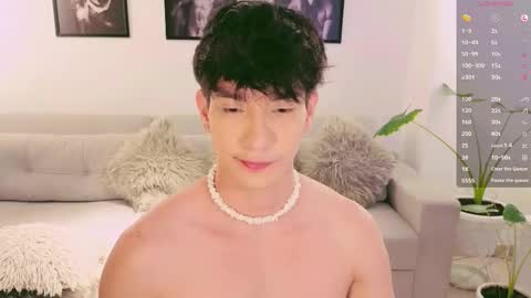 Snapshot of neythan__blaze chatting on October 15, 12:25 am   online show from October 15, 12:25 am