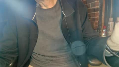 Snapshot of nfgwholoves2cum chatting on February 23, 3:02 am NFG Nice Friendly Guy Dick online show from February 23, 3:02 am