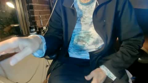 Snapshot of nfgwholoves2cum chatting on October 29, 2:35 am NFG Nice Friendly Guy Dick online show from October 29, 2:35 am