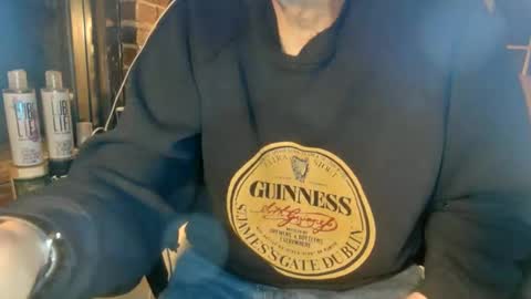 Snapshot of nfgwholoves2cum chatting on March 3, 2:26 am NFG Nice Friendly Guy Dick online show from March 3, 2:26 am