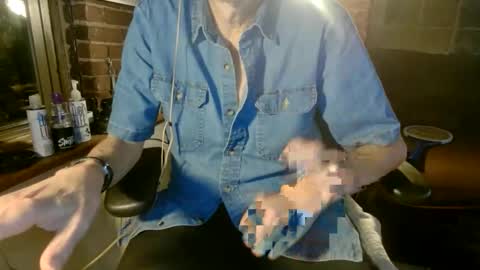 Snapshot of nfgwholoves2cum chatting on October 24, 11:16 pm NFG Nice Friendly Guy Dick online show from October 24, 11:16 pm